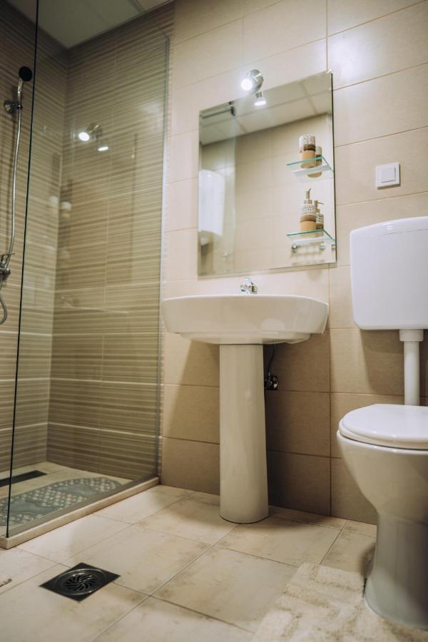 Sana Apartments Ohrid Bagian luar foto